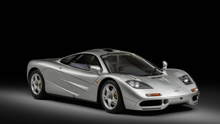 Large-11279-Freshly-restoredF1063topremiereatUKsHamptonCourtConcoursdElegance