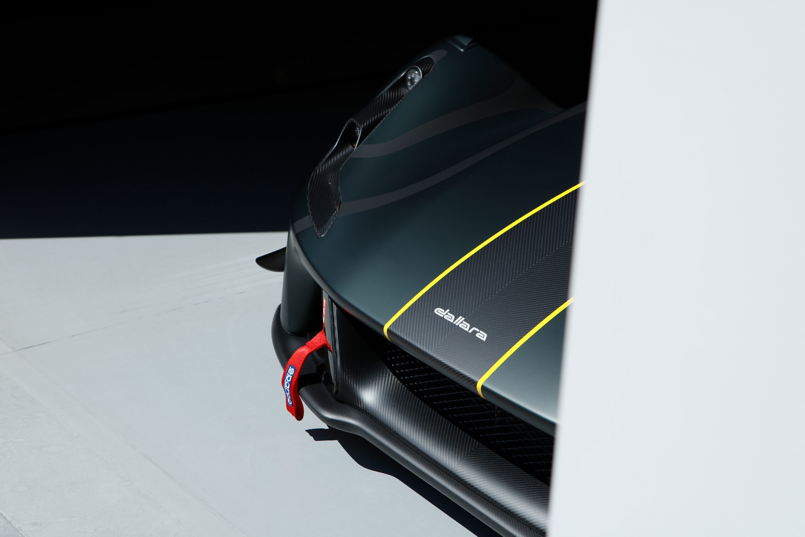 S_DALLARA_EXP_SHADOWS_02